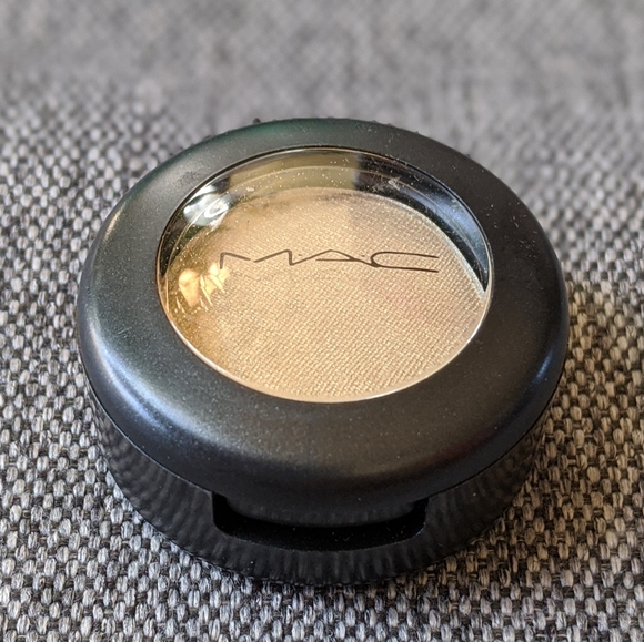 MAC Eyeshadow Prizey Discontinued - Picture 4 of 5